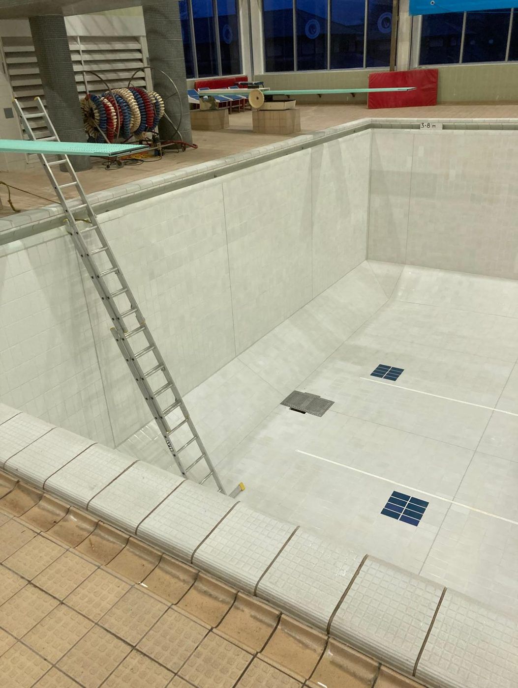 Every tiled surface on the wet side